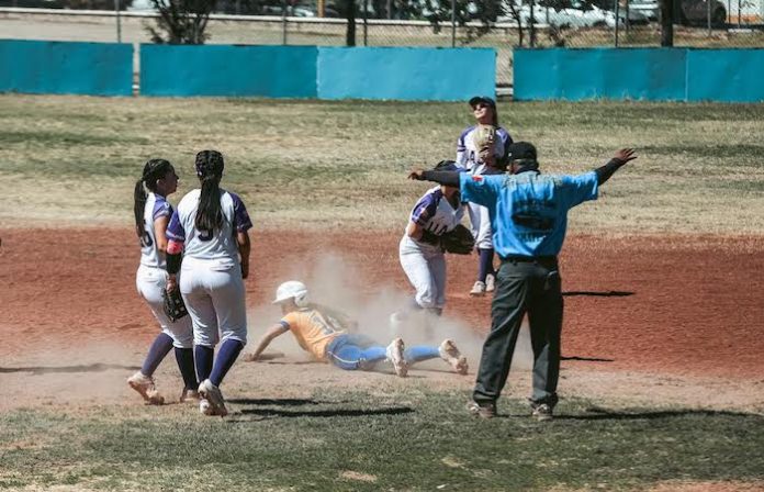 Van Tigres a final del softbol en Universiada Nacional