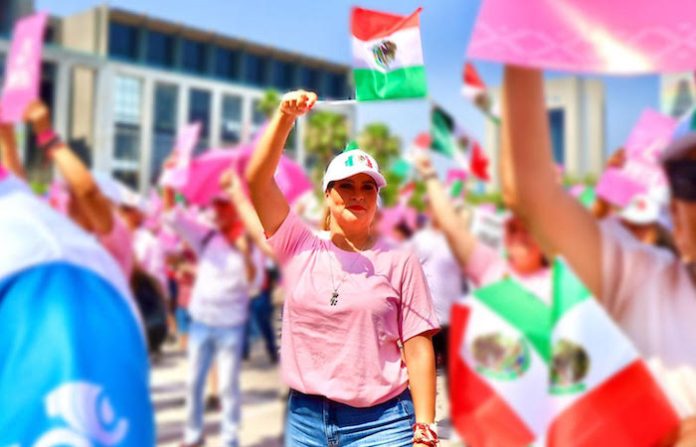 Llama Ana González a preservar la democracia e invita a la población acudir a votar el próximo 2 de junio