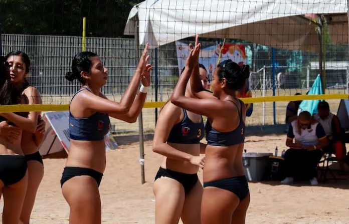Oro y plata en voleibol de playa para la UANL