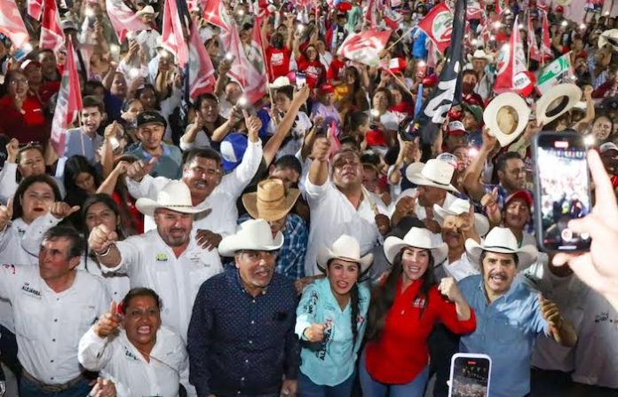 Karina Barrón se compromete a gestionar la creación de una nueva Policía Federal de Caminos