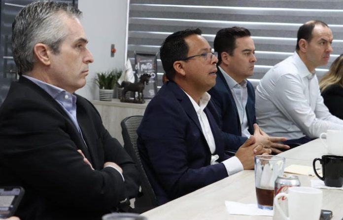 Presenta Héctor Castillo sus propuestas ante Cámaras Empresariales de SC
