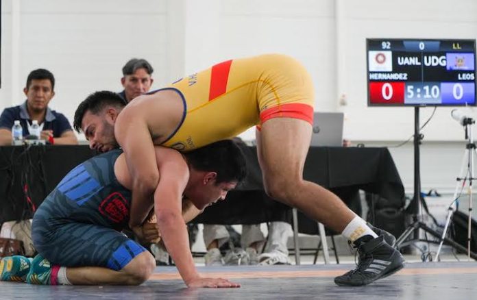 Dominan Tigres lucha universitaria en Aguascalientes