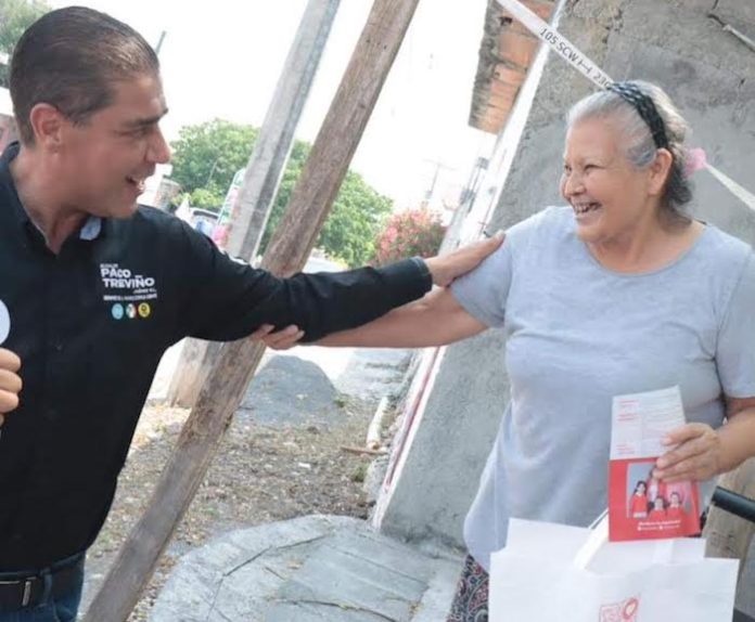 Propone Paco Treviño más apoyos con becas y útiles escolares en Juárez