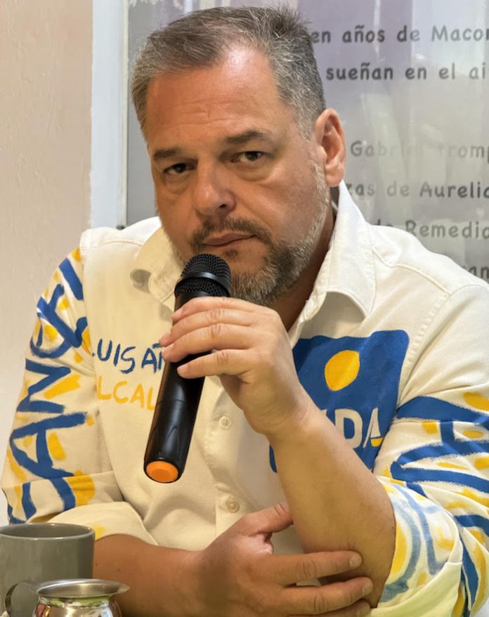 Luis Ángel Benavides cerrará su campaña de una forma distinta: “tapando baches” en Guadalupe