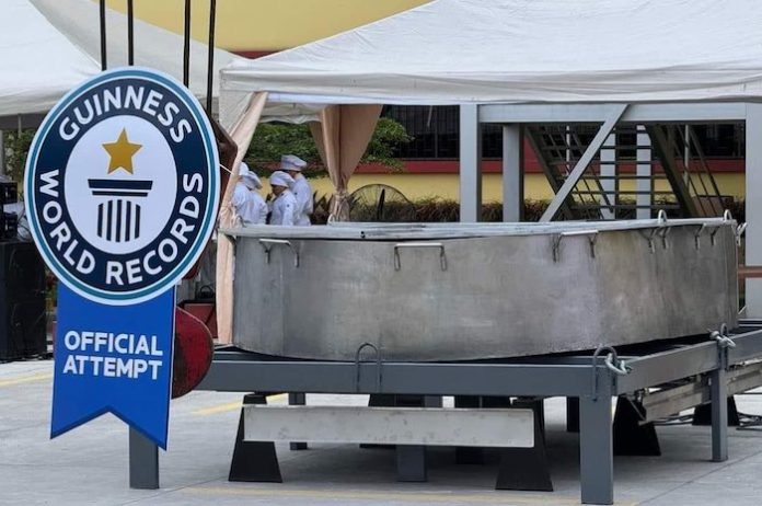 Video: Ecuador ingresa al Libro Guinness con un gigantesco “Viche”