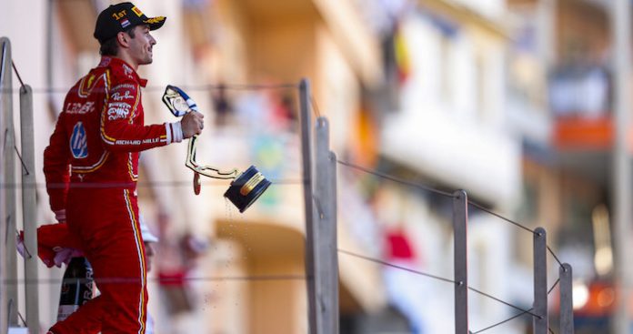 Leclerc logra una emotiva victoria en Mónaco por delante de Piastri y Sainz