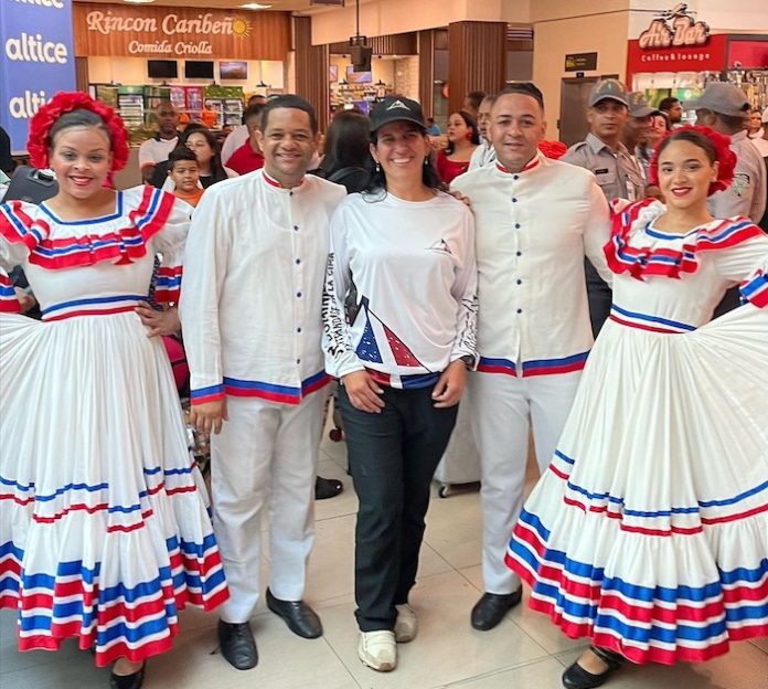 Video: Reciben con honores a primera mujer dominicana en escalar el monte Everest