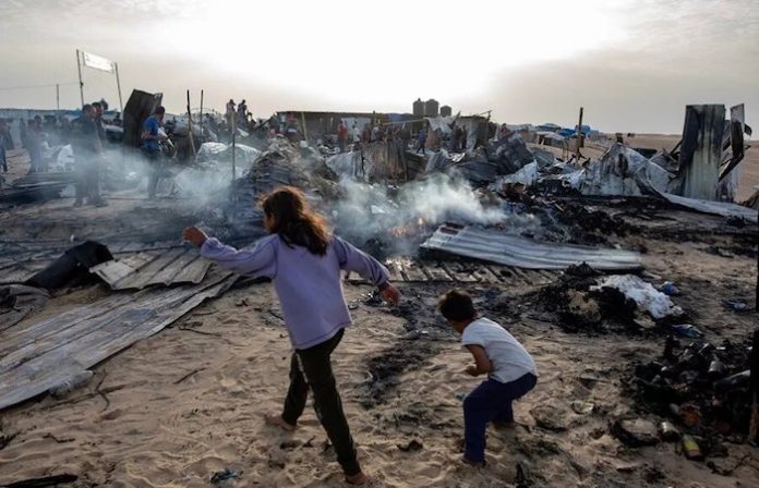 Coordinador de la ONU condena el ataque israelí a un campamento de desplazados en Rafah