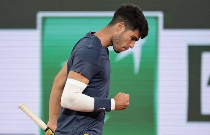 Alcaraz pone a prueba su sonrisa en Roland Garros