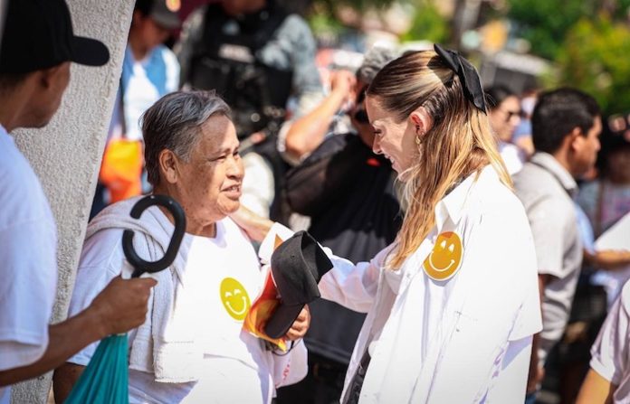 Desde colonia Tierra y Libertad Mariana llama a votar a regios este 2 de junio
