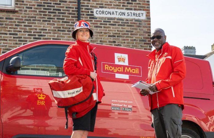 El Gobierno británico aprueba la venta de Royal Mail a un multimillonario checo