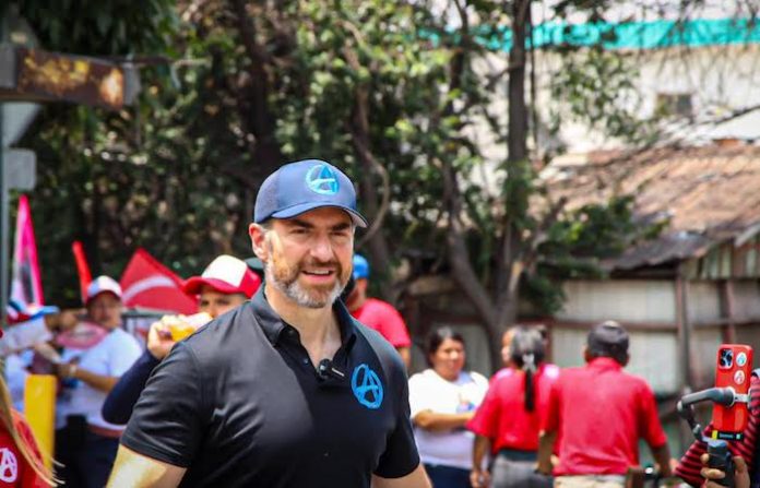 Adrián de la Garza denuncia elecciones de Estado en Monterrey