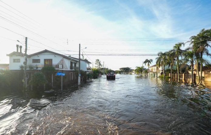 Más de 40 personas siguen desaparecidas en sur de Brasil a un mes de comenzar las lluvias