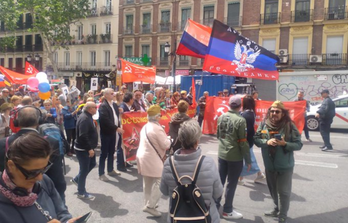 Cientos de personas participan en la marcha del Regimiento Inmortal en Madrid