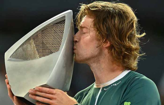 Rublev recibe el Premio Humanitario Arthur Ashe 2025