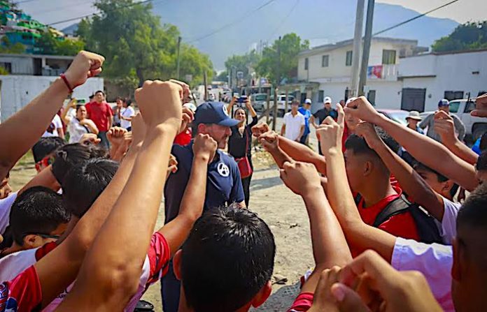 Adrián de la Garza se compromete a incentivar el deporte en Monterrey
