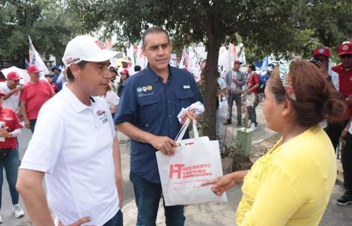 Paco Treviño con el firme objetivo de seguir ampliando la carretera a San Roque
