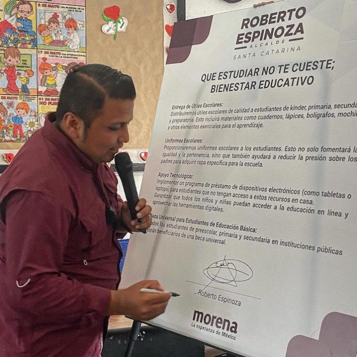 Roberto Espinoza lanza su propuesta “Bienestar Educativo: Transformando Santa Catarina” desde un Salón de Clases