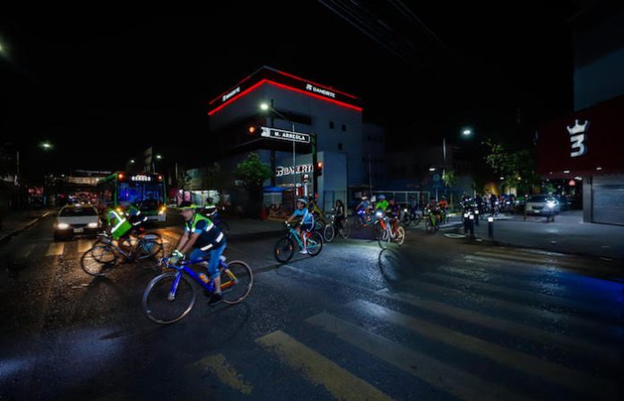 Promueve Monterrey movilidad ciclista en corredores verdes
