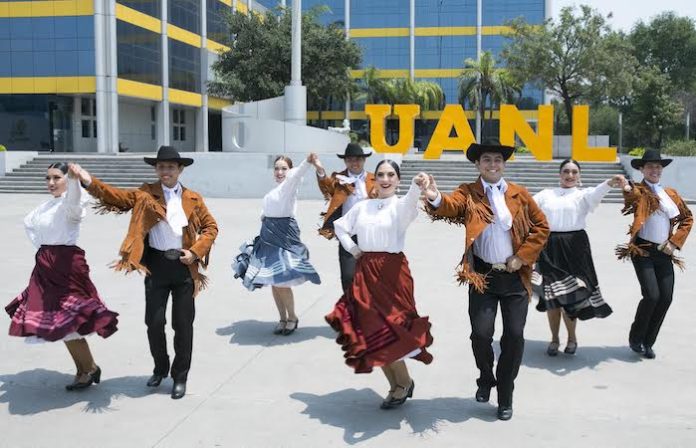 Lleva UANL folklor mexicano a Europa