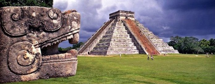Análisis genético revela parentesco entre niños mayas sacrificados en Chichén Itzá
