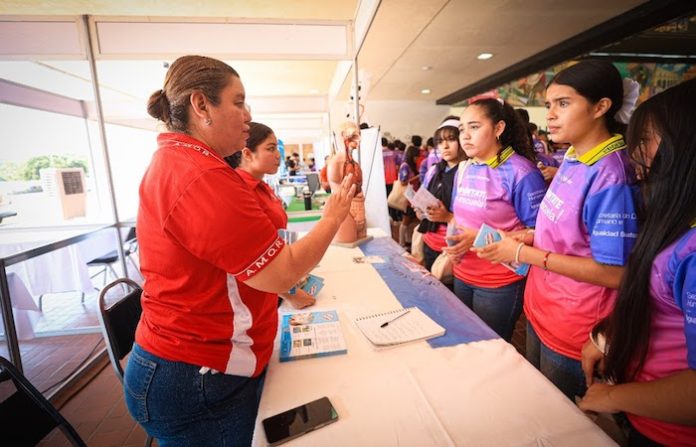 Impulsa Gobierno de Monterrey continuidad educativa de jóvenes