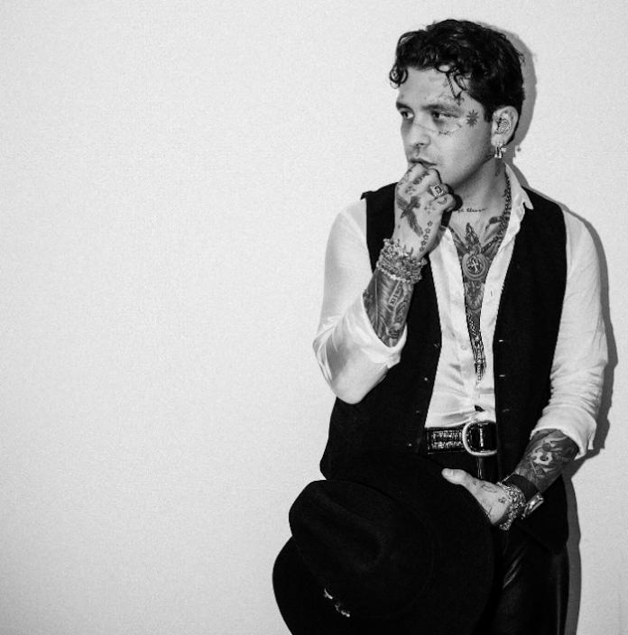 Christian Nodal en la mira: Universal Music lo acusa de falsificar documentos