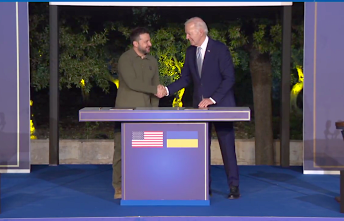 EU ayudará a Ucrania con armas y municiones, pero no enviará tropas a luchar, dice Biden