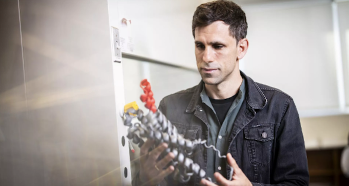 Científico español descubre fuentes casi ilimitadas de nuevos antibióticos, hasta en mamuts extintos