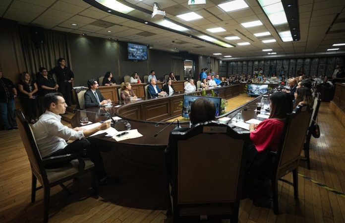 Expide Monterrey primer Reglamento de Cuidados en México