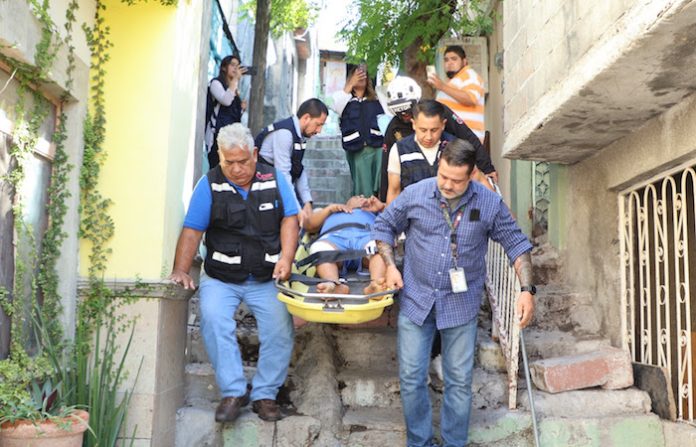 DIF NL y Protección Civil trasladan a persona con discapacidad a albergue estatal para brindarle atención