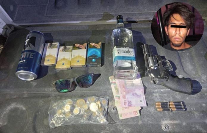 Policía de Juárez detiene a un sujeto por el delito de robo con violencia a negocio