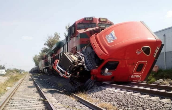 Llama PCNL a evitar tratar de ganarle paso al tren