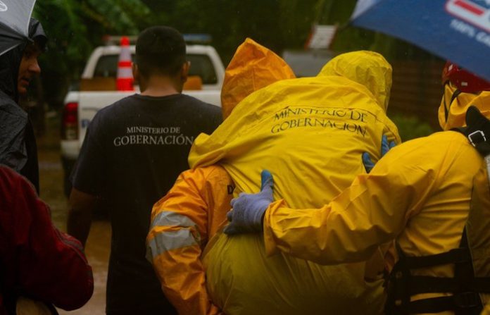 Autoridades de El Salvador confirman 11 muertes por incesantes lluvias