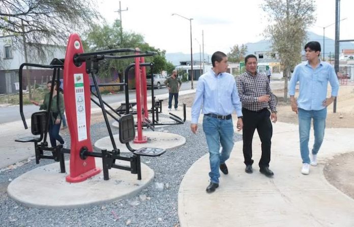 Inaugura Paco Treviño obra de pavimentación y un parque