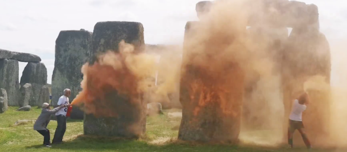 Las autoridades británicas presentan cargos contra ecologistas que pintaron Stonehenge