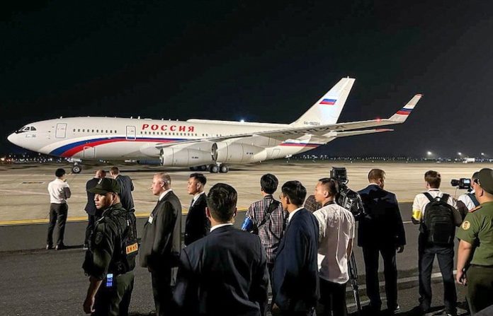 Vladímir Putin llega a Vietnam en visita de Estado