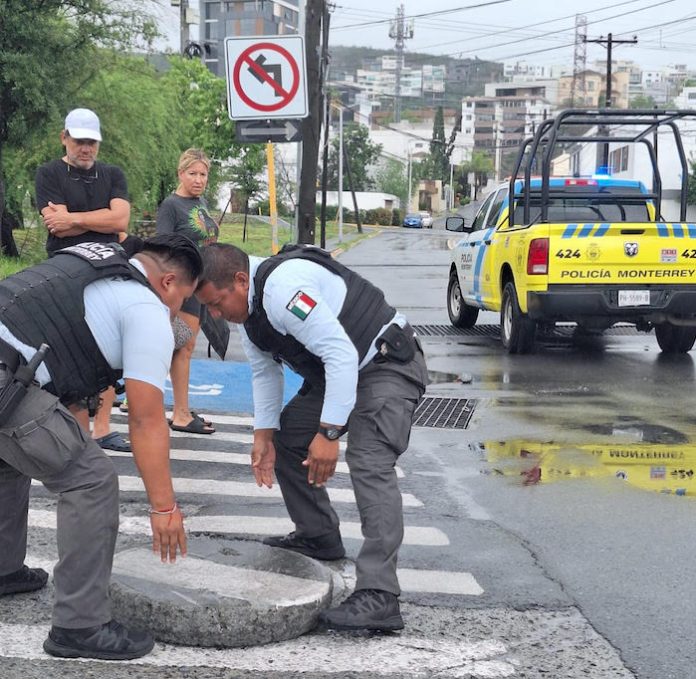 Policía de Monterrey brinda apoyo a la ciudadanía