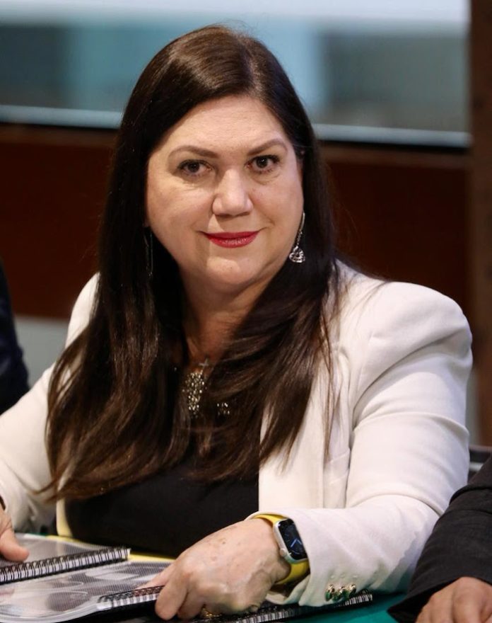 Diputada María de Jesús Aguirre presenta iniciativa para fijar el 1 de octubre de cada seis años como descanso obligatorio