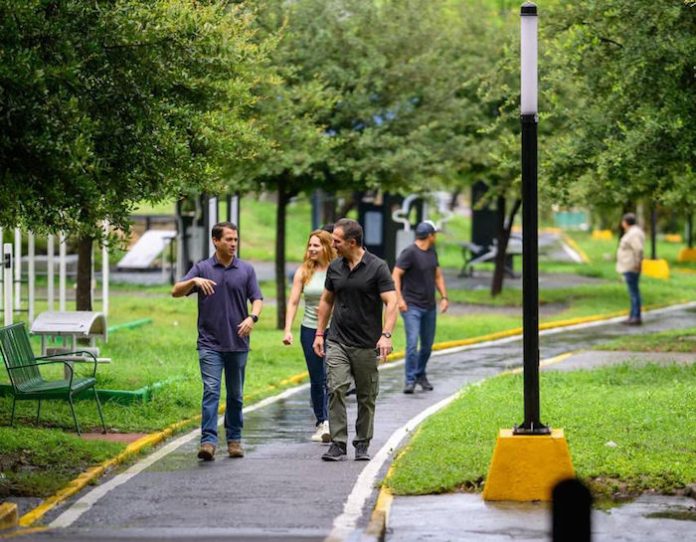 Analizará Adrián en transición obras urgentes para contener grandes avenidas de agua
