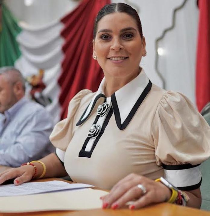 Llama Ana González a realizar plan resiliente para la reconstrucción