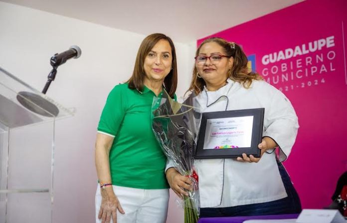 Concluyen en Guadalupe cursos de repostería y gelish