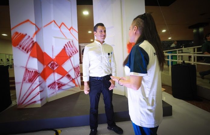 Ultiman detalles artistas plásticos para instalar las “Puertas de Monterrey”