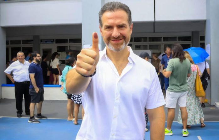 “Es un día histórico para México”: Adrián de la Garza ejerce su derecho al voto