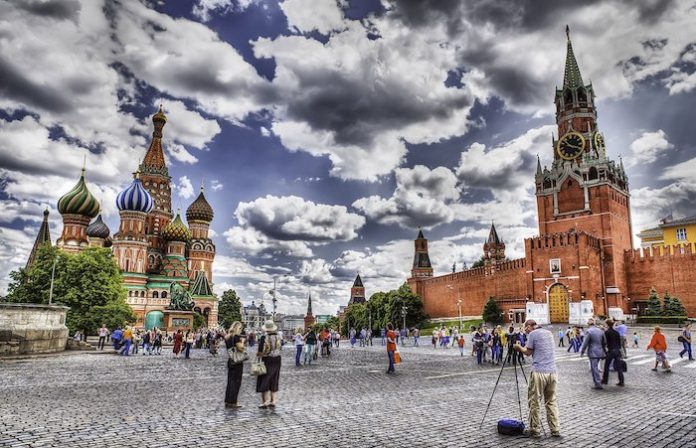 Contacto de Putin con Trump y Zelenski dependerá del diálogo entre equipos de Moscú y Kiev