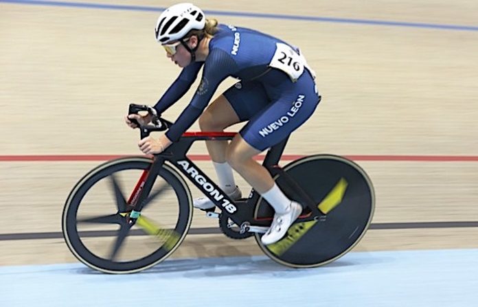 París espera a la ciclista Victoria Velasco