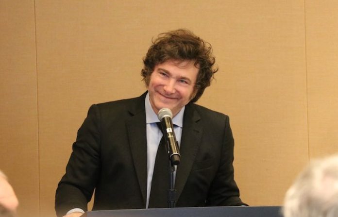 Presidente de Argentina anuncia que vetará nueva fórmula de actualización de jubilaciones