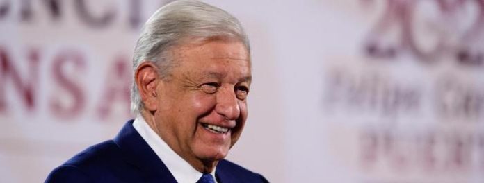 AMLO confirma sus planes de 20 reformas a la Constitución