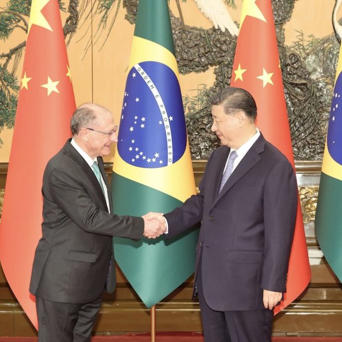 Brasil y China tienen la misma aspiración, dice Xi Jinping tras recepción oficial