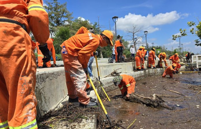 Atiende “Limpialeón” trabajos de desazolve y limpieza de presa